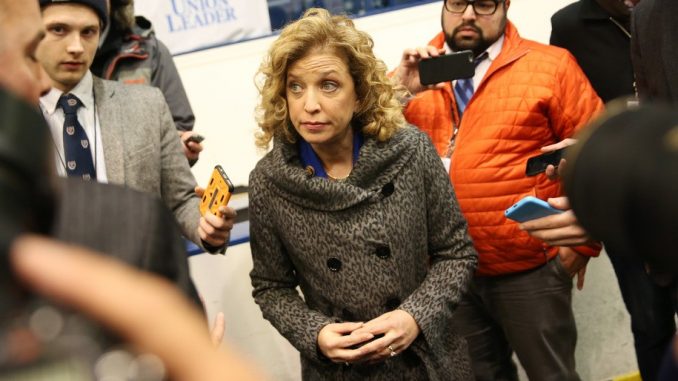 Wasserman Schultz caught meeting man who vowed to murder Julian Assange and Edward Snowden