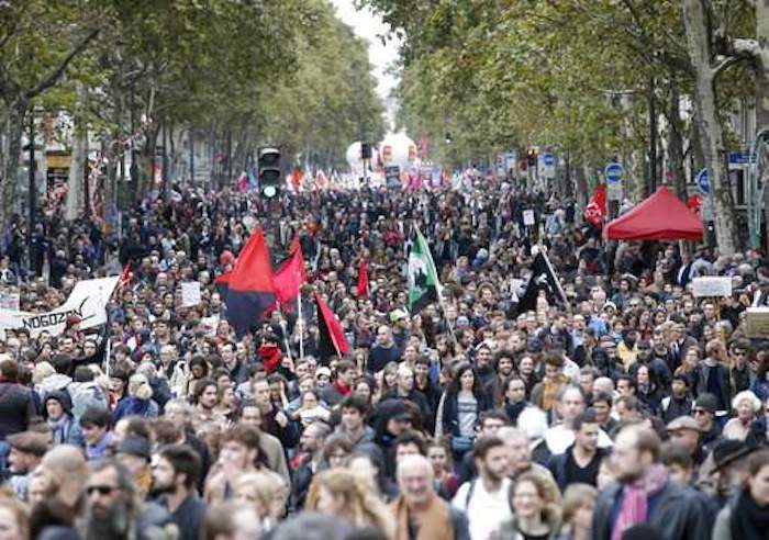 Millions of French citizens rise up against Rothschild puppet President Emmanuel Macron