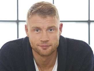 England's top cricketer claims the Earth is flat