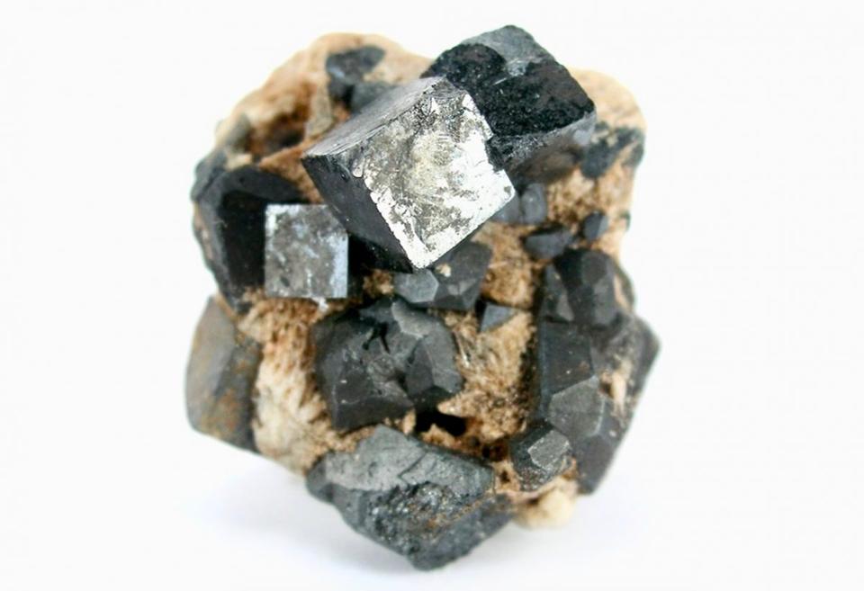 Scientists discover mineral that can make the internet 1000 times faster