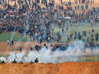 Thousands of Palestinians clash at Israeli border