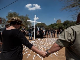 Australia offers asylum to persecuted white South African farmers