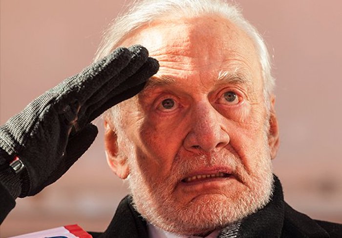Buzz Aldrin passes lie detector test, claiming that he has seen aliens in space