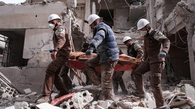 White Helmets treat chemical attack victims without protective gear