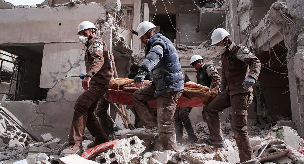 White Helmets treat chemical attack victims without protective gear