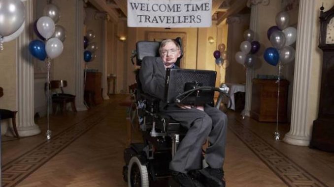 Stephen Hawking's family have invited time travelers born between 1918 and 2038 to attend his memorial service at Westminster Abbey, on June 15.