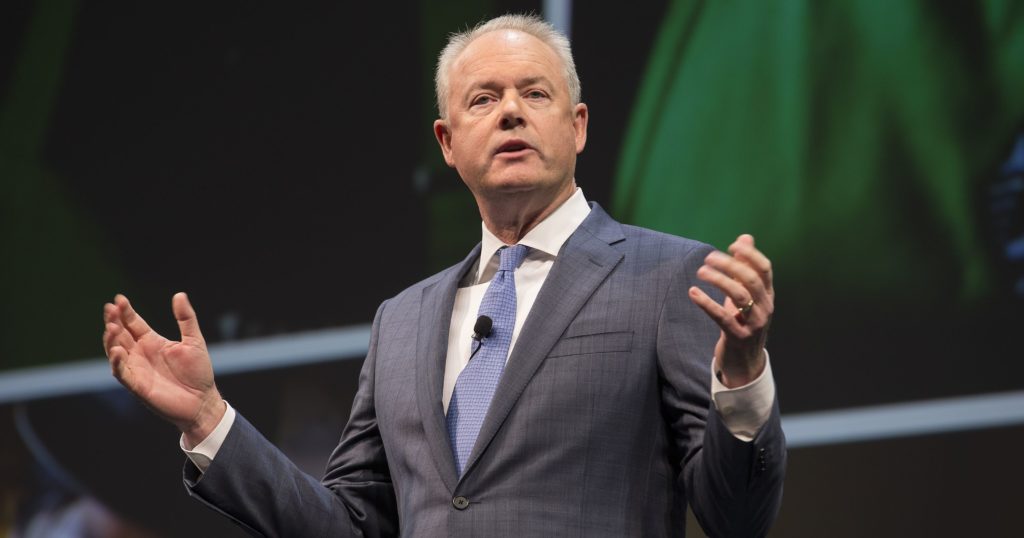 Starbucks opens up its cafes to anyone from the street