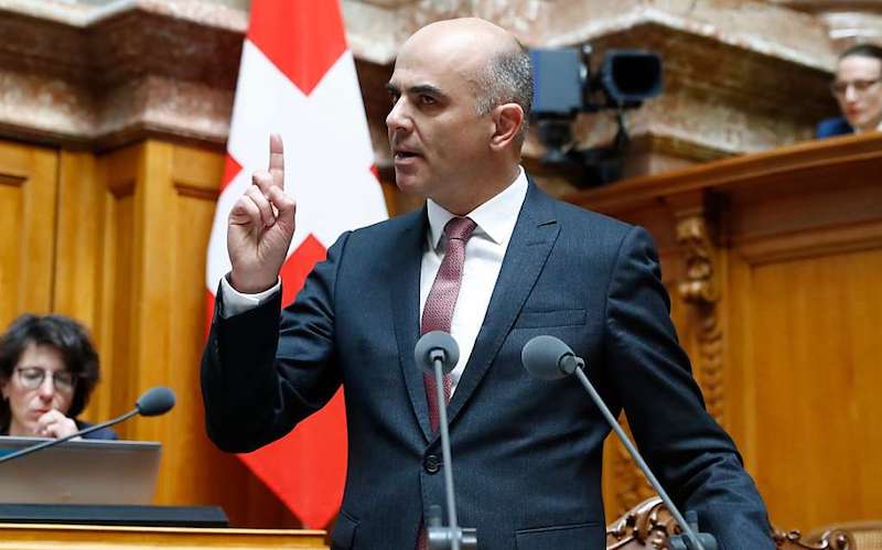 Switzerland unveils gold-backed currency