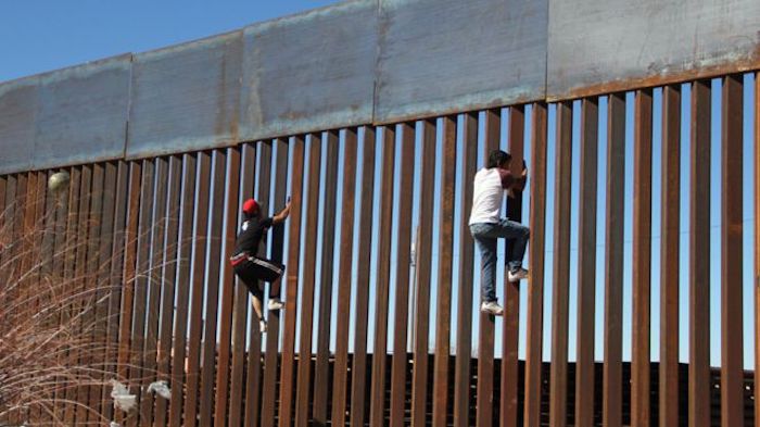 Trump could fine Mexico 2000 dollars per illegal immigrant to help fund border wall