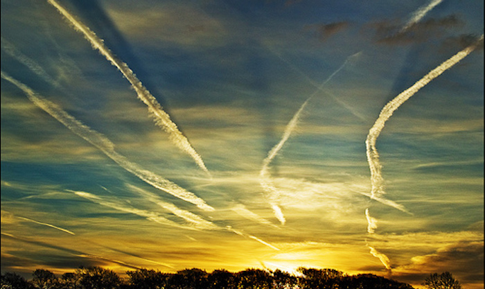 Bill Gates plans to spray toxic chemicals in the sky in 2019 in order to dim the sun
