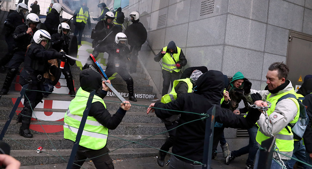 Thousands of citizens rise up and reject globalism in Brussels