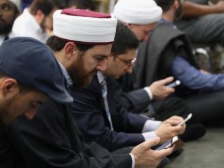 Google has approved a new app that is designed to allow Muslims to report people who commit blasphemy, insult Muslims, or criticize Islam.