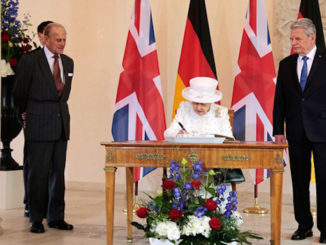Queen Elizabeth signs EU withdrawal bill, making Brexit irreversible