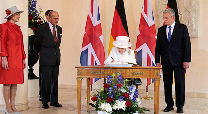 Queen Elizabeth signs EU withdrawal bill, making Brexit irreversible