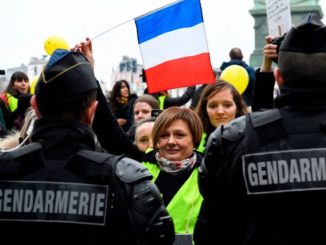French minister orders police to shoot and kill yellow vest protestors