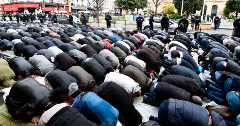 Parts of France under de facto Sharia law, author warns
