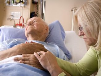 Dying hospice patients see deceased loved ones moments before death, doctor claims