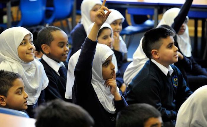 Muslim school in Britain forces girls to each lunch after the boys have finished