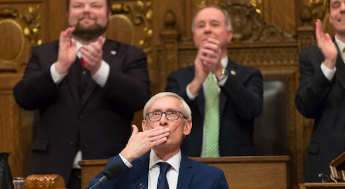 Democrats push bill to grant ID cards to illegal immigrants