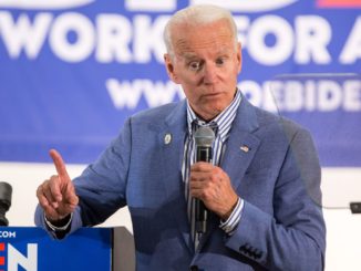Presidential hopeful Joe Biden has been slammed by scientists after he promised to "cure cancer" if elected president.
