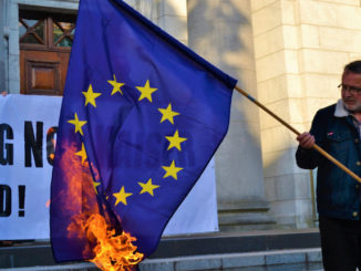 New German law proposes 3 year jail sentences for those who burn the EU flag