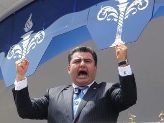 The leader of an international religious organization, praised by Mexico's elites, has been arrested by US law enforcement on charges of child rape, child trafficking, and other felonies, according to reports.