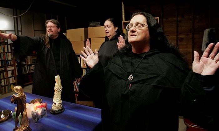 Thousands of occultists planning spell to oust Trump