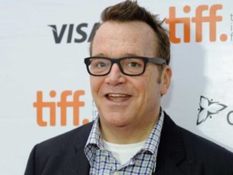 Tom Arnold declares Roger Stone died in prison