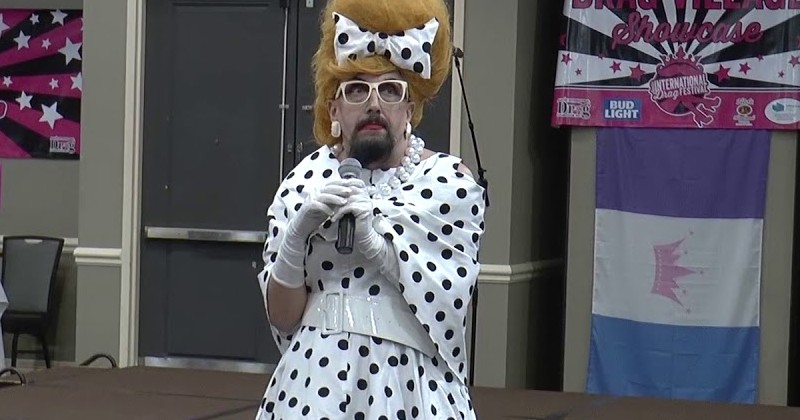 Elementary school invites convicted felon drag queen to speak in front of children