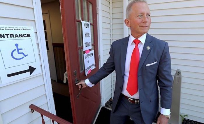 Jeff Van Drew quits Democratic party and switches to Republican over impeachment sham