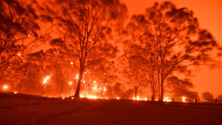 Australian authorities blame arsonists for bushfires, not climate change