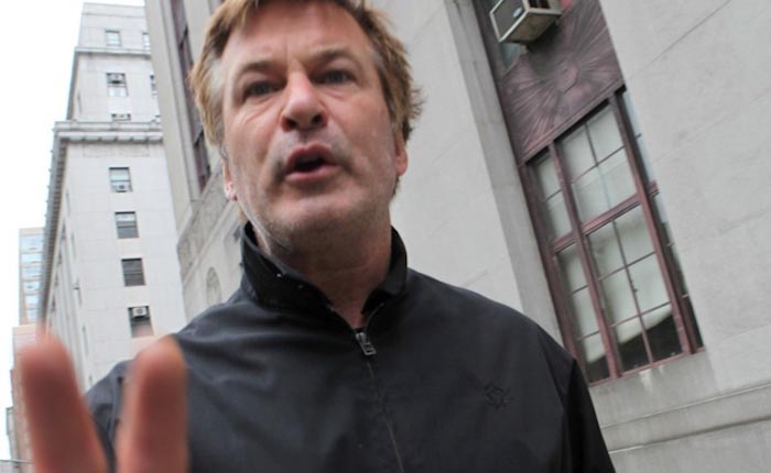 Alec Baldwin declares that the virus in the USA began in January 2017