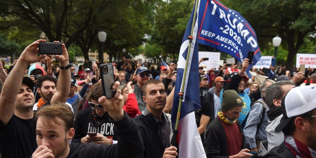 Texans rise up against unconstitutional lockdown and demand Trump fire Dr. Fauci