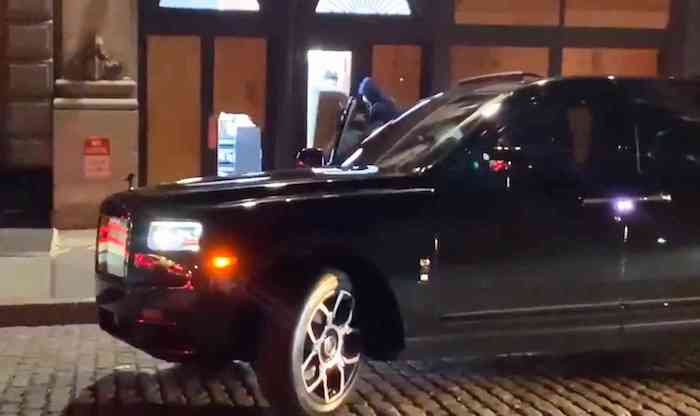 Just when you thought you had seen it all, looters in New York City pull up in an ultra-luxury $350,000 Rolls-Royce Cullinan SUV to ransack a store.