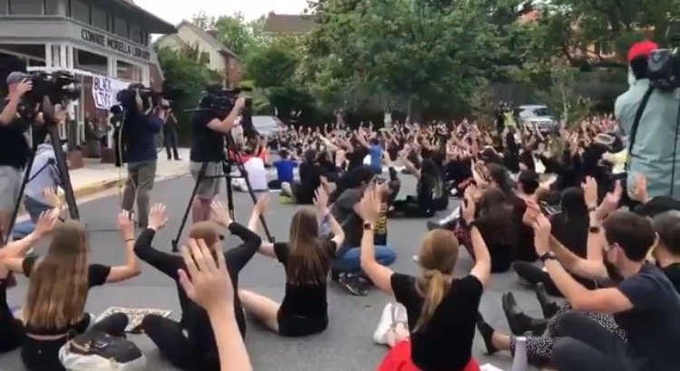 Thousands of white liberals beg in front of blacks for forgiveness