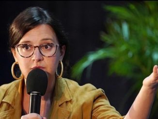 New York Times opinion editor Bari Weiss has resigned claiming the newspaper has become tribalistic and no longer believes in free speech.