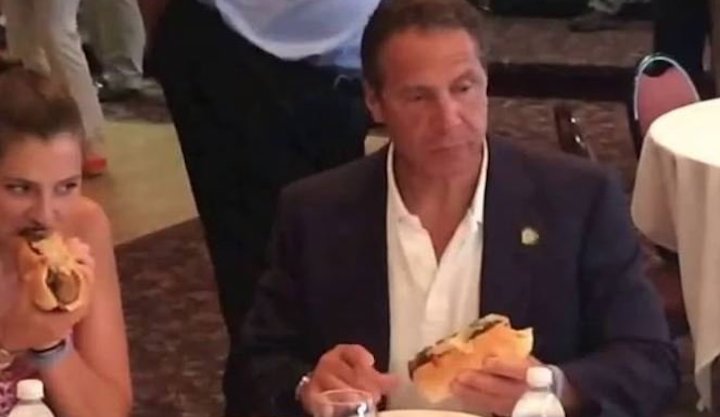 New York Governor Andrew Cuomo banned from NYC restaurants