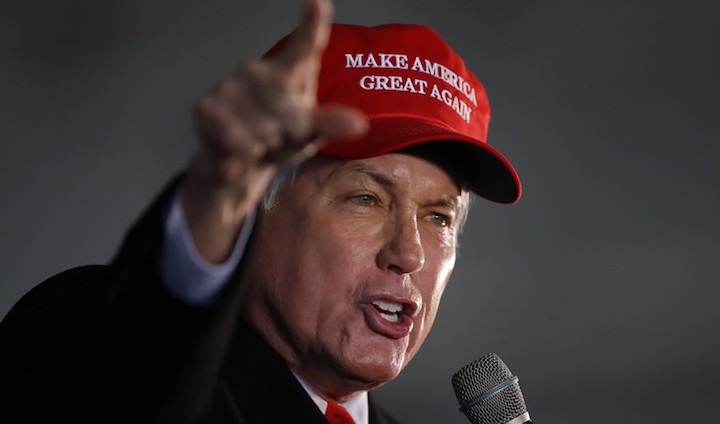 Lin Woods blasts Chief Justice John Roberts for being corrupt, says he should resign immediately