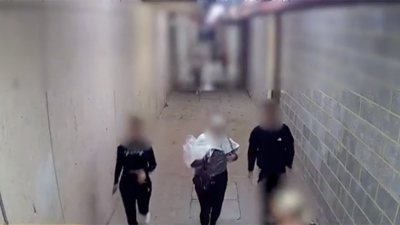 hair salon customers flee