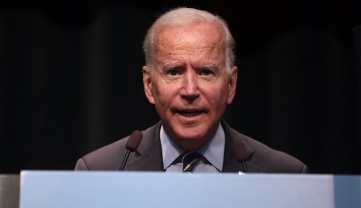 Biden signs executive order that blocks local government from controlling flood of refugees entering their state