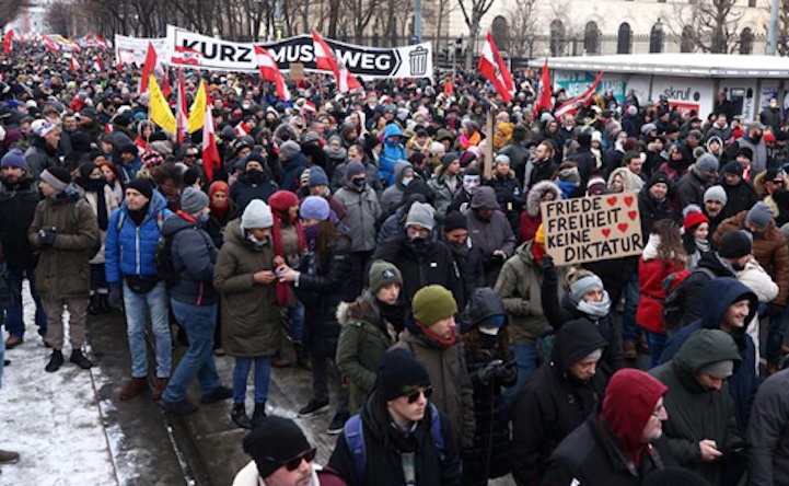 Thousands of Austrians rise up against lockdowns