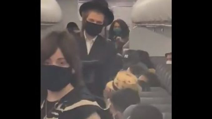 US airlines kicks Jewish family from flight over their maskless baby