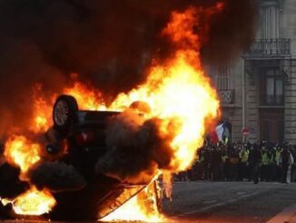 France on brink of total collapse, ex-police officers warn