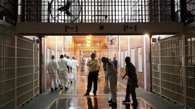 Texas prison forced to empty ahead of illegal immigrant surge