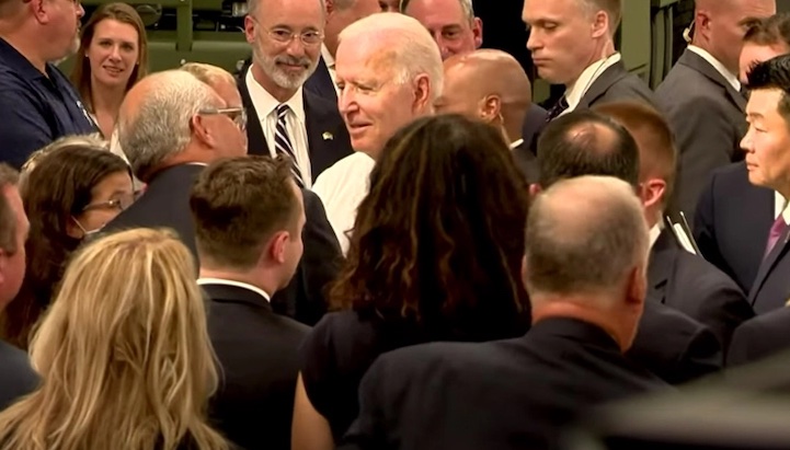 24 hours after Biden admin reinstates mask mandate Biden appears at event maskless