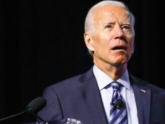 Confused Biden forgets what he's talking about, takes out notes to answer a question on Russia