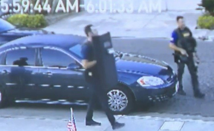 Armed FBI agents raid home of peaceful Jan. 6 protestors who took photos on the day