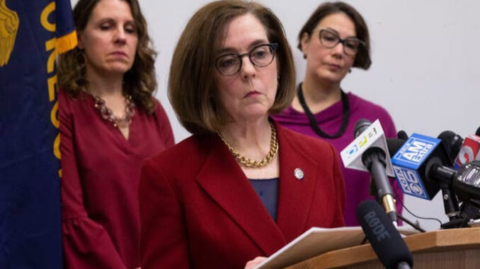 Democrat Oregon governor mandates masks outside