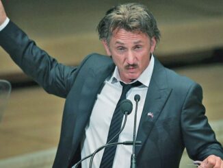 Actor Sean Penn bans unvaccinated from seeing his movie