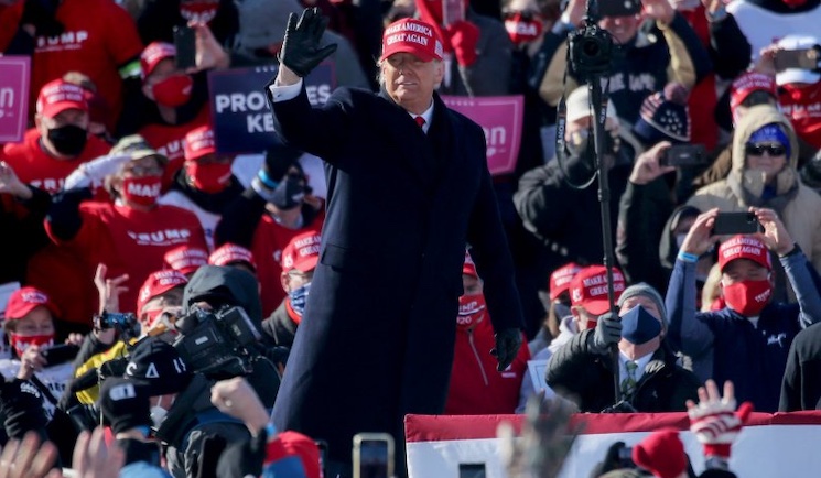 Donald Trump breaks records as he attracts unprecedented crowd during Saturday's Iowa rally